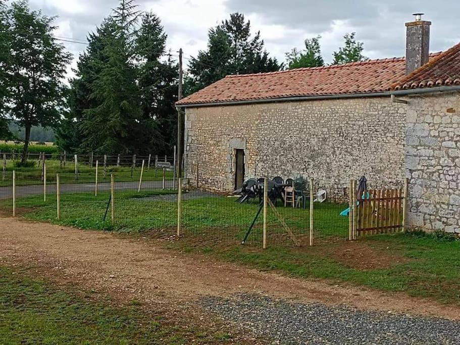 Familial A Holiday home Charras